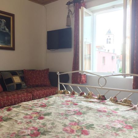 Апартаменты Vintage House For Rent 60M From Sea Башка-Вода Экстерьер фото