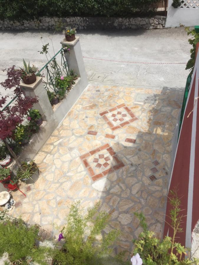 Апартаменты Vintage House For Rent 60M From Sea Башка-Вода Экстерьер фото
