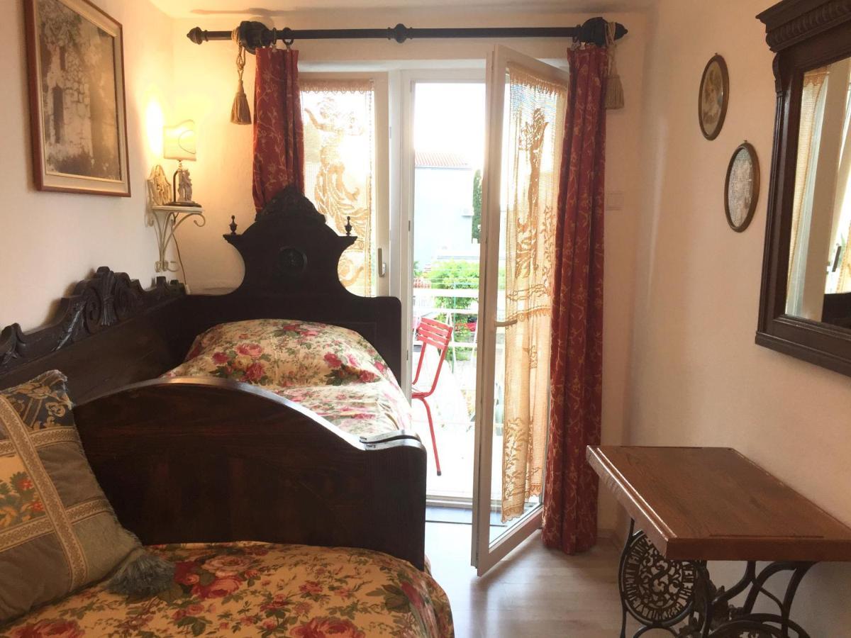 Апартаменты Vintage House For Rent 60M From Sea Башка-Вода Экстерьер фото