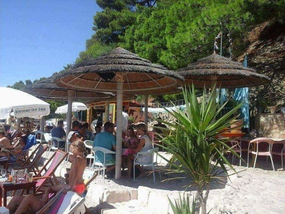 Апартаменты Vintage House For Rent 60M From Sea Башка-Вода Экстерьер фото